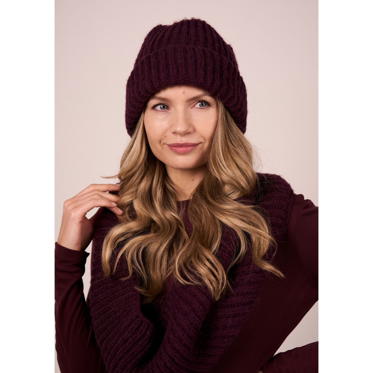 Mode at Rowan C MIP70 Cassia Cowl + Beanie