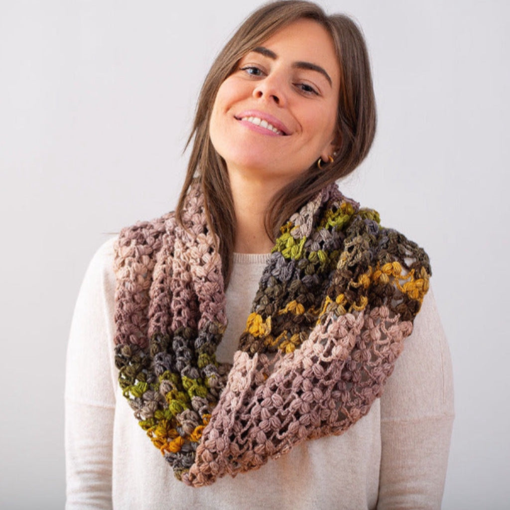 Urth Yarns Baklava Cowl with Uneek and Monokrom