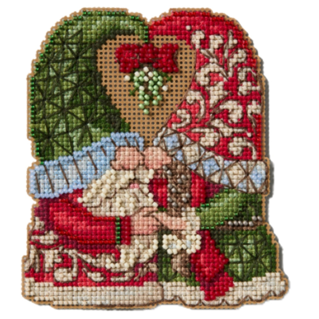 JS20-2516 Gnomes Mistletoe Couple